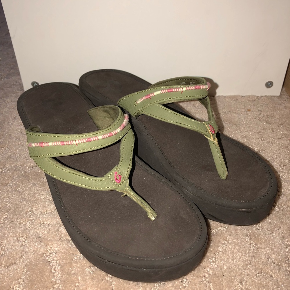 Olukai Flip flops
